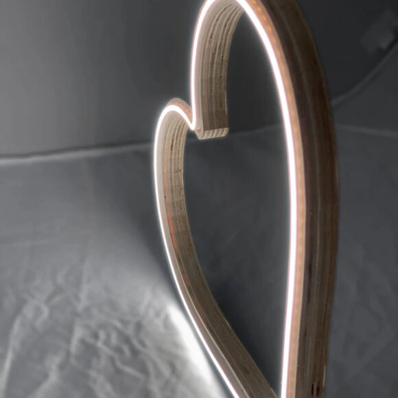 🇨🇦 Neon HERO HEART led light Handcrafted in CANADA! - Picture 7 of 11